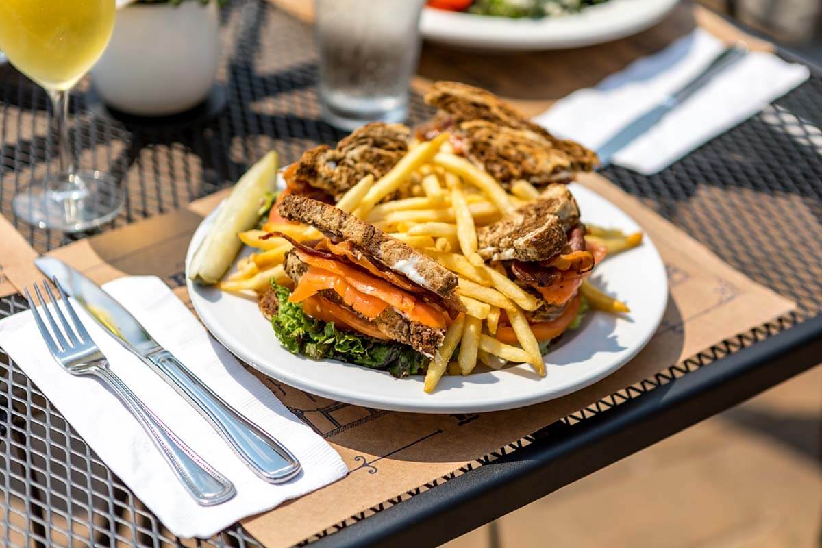 Food-SalmonBLT-table1